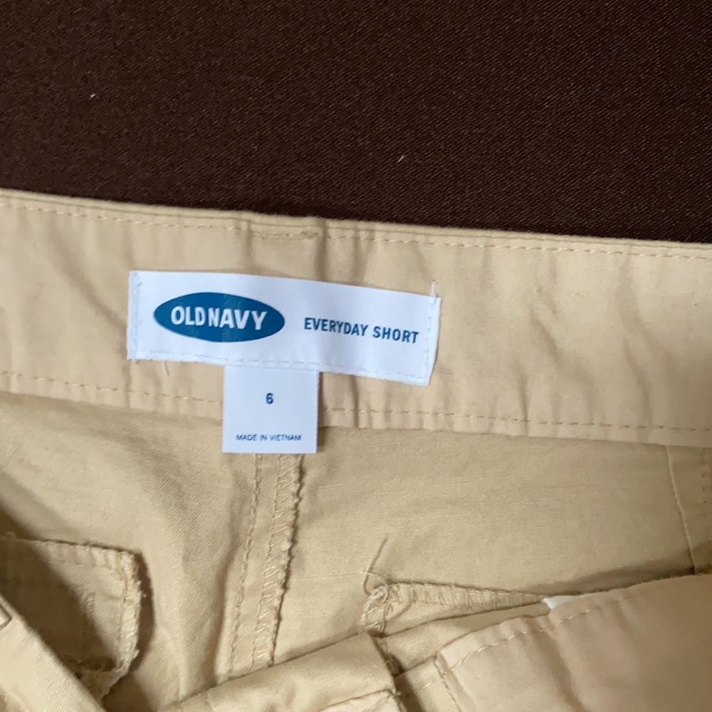 Everyday khaki shorts - Picture 2 of 3